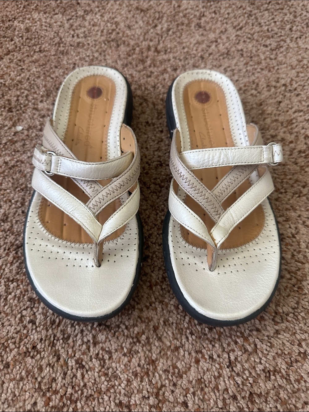 Clarks Women's Cream and Tan Leather Thong Sandals